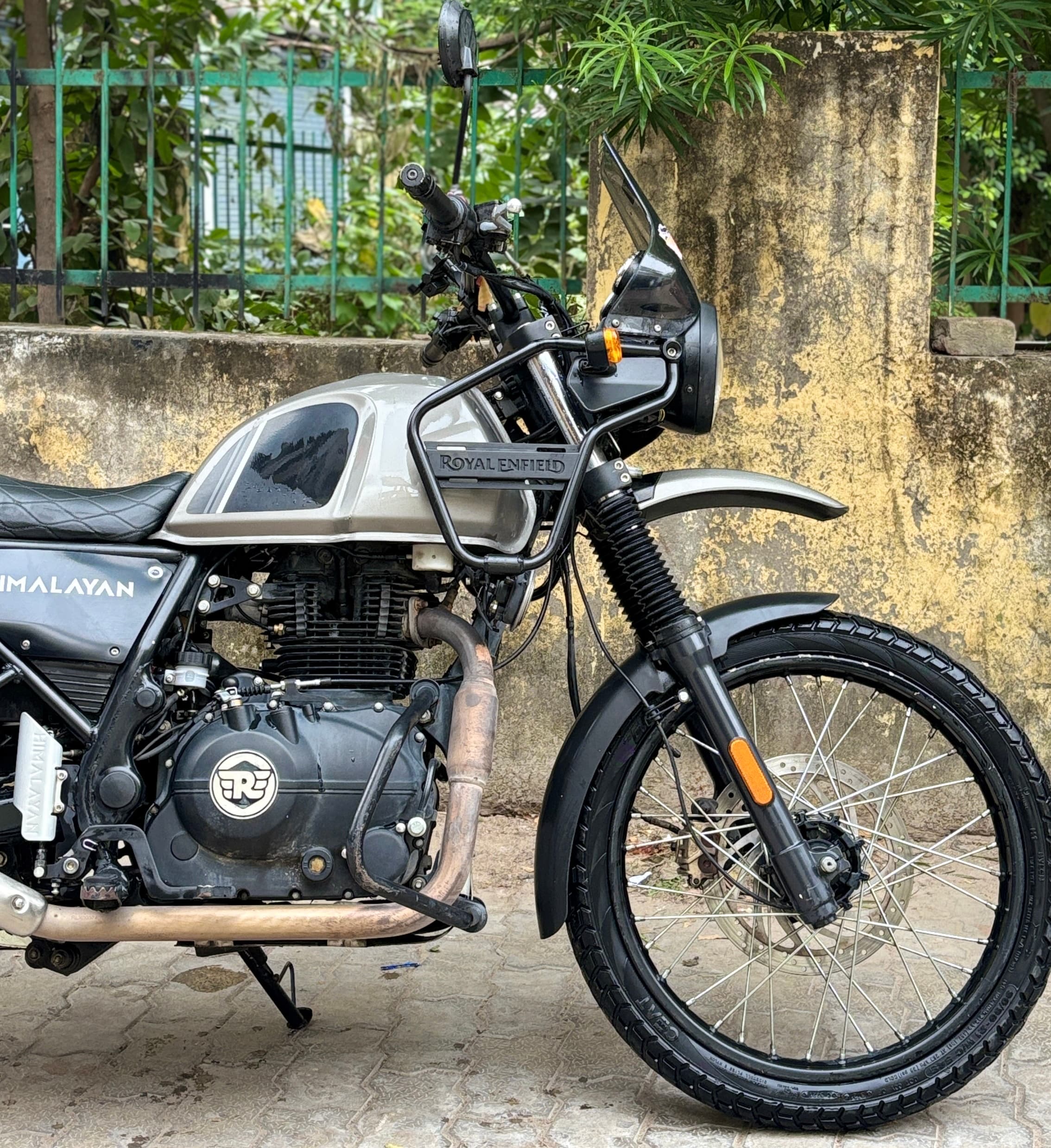 ROYALENFIELD HIMALAYAN 411 — photograph 1